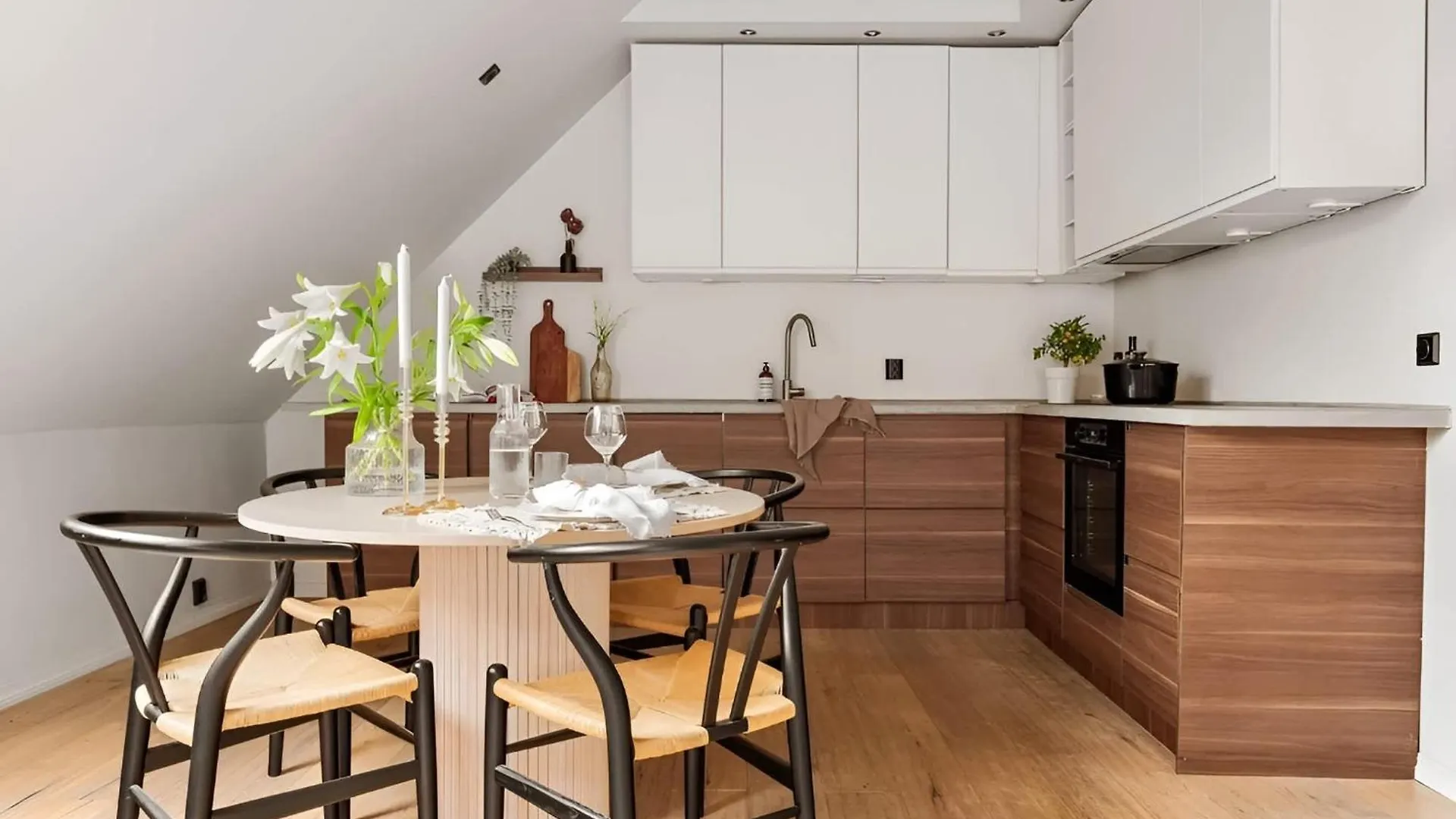 Cozy Apartment In Unique Atrium House At Nordnes Bergen Norway